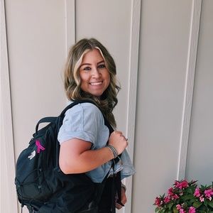 Meet your Posher, Lauren